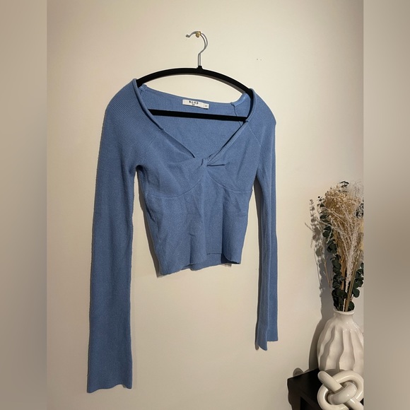 NA-KD Tops - Blue playful/romantic crop top 💙🦋